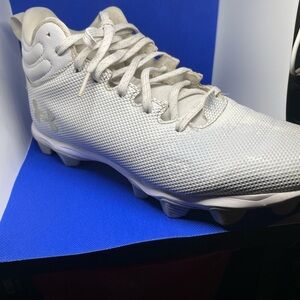 Under Armour White Football cleats size 9 good condition